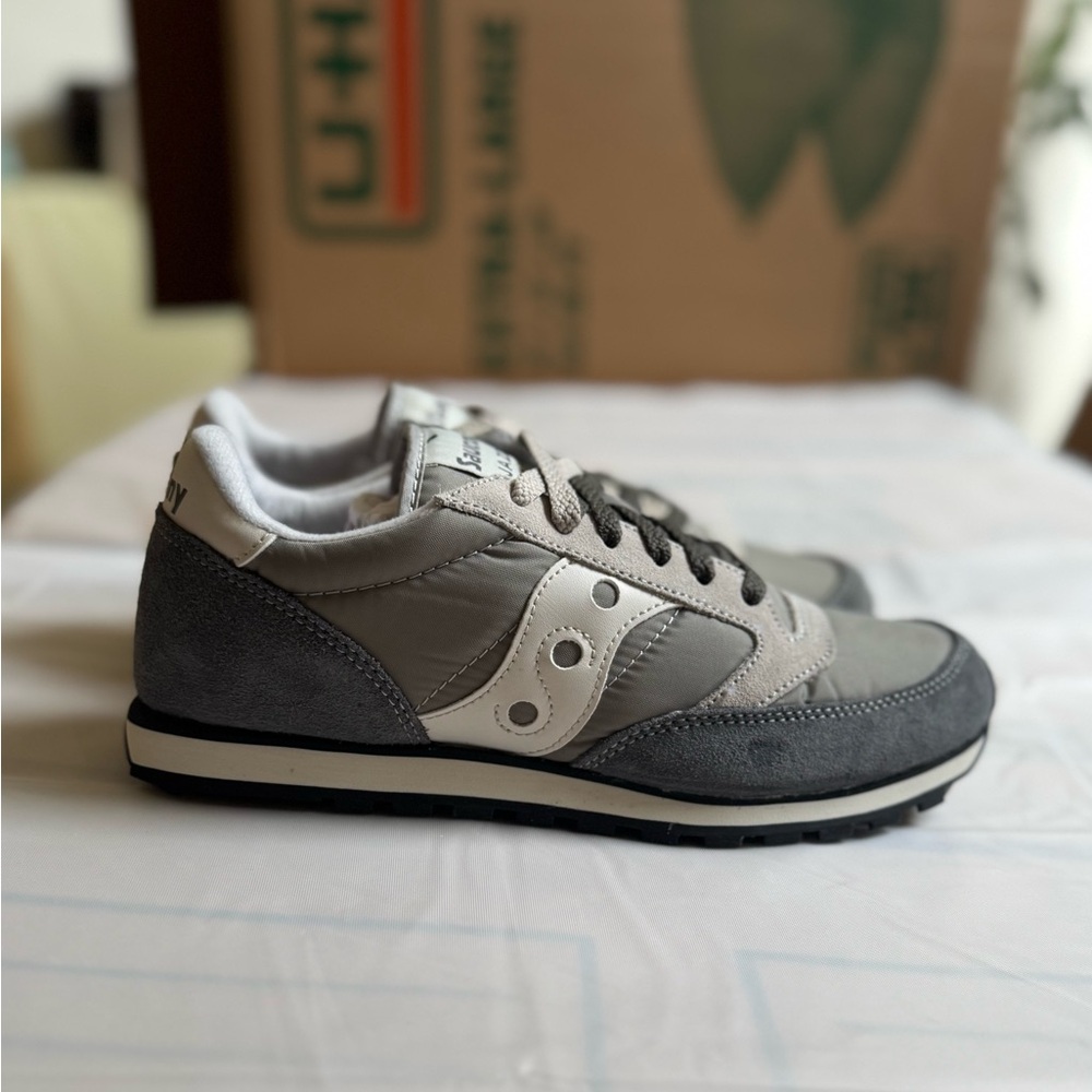 Saucony Jazz low pro grey in original box